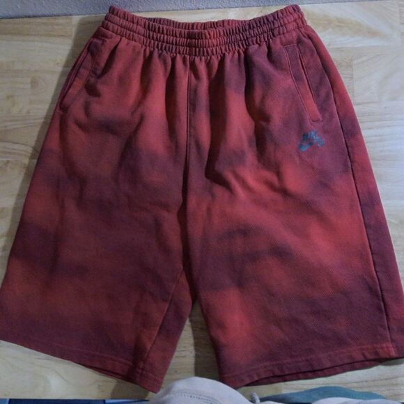 Nike SB Spell Out Logo Sweat Shorts - Picture 1 of 9